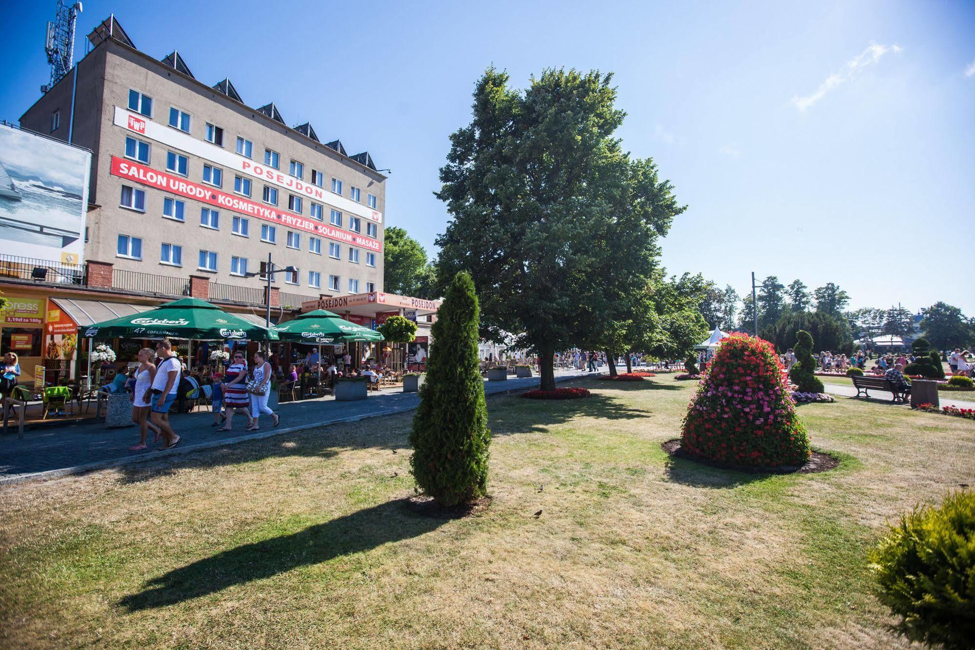 Posejdon Hostel Miedzyzdroje Exterior photo